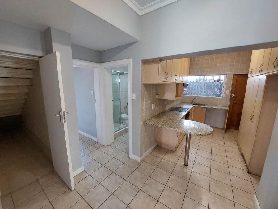 To Let 4 Bedroom Property for Rent in Claremont Western Cape
